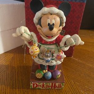 Walt Disney Traditions Showcase Collection | Minnie's Christmas Cheer #4005625